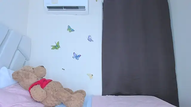 sofiacastillo01 online show from February 2026 01:44:01 PM