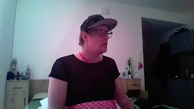 Bigthroaterboy online show from April 2026 12:12:01 PM