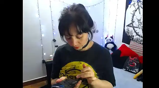 lili peach online show from January 2025 12:37:01 AM