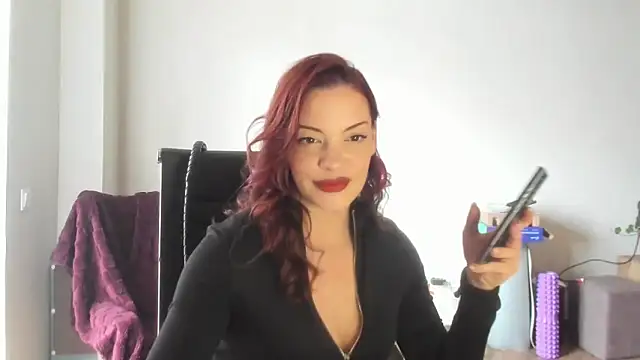 LilliLowexox online show from February 2026 12:14:01 PM