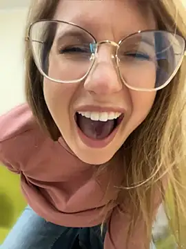 Vanilladreams online show from April 2026 04:12:01 PM