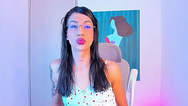 sofiaa grey  online show from April 2026 01:37:02 PM