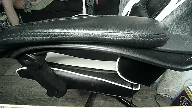 Hellojeremy online show from January 2025 12:01:01 AM