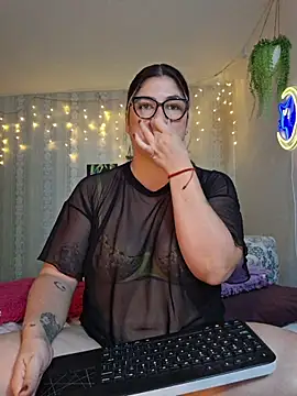 Snapshot of Juliietha_servas chatting on July 2026 11:00:01 PM Juliietha servas online show from July 2026 11:00:01 PM