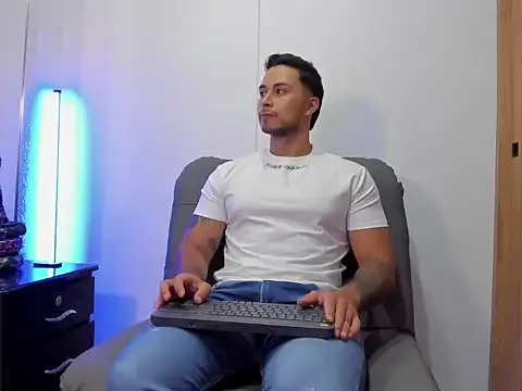 Juan muscle online show from July 2026 03:04:01 AM