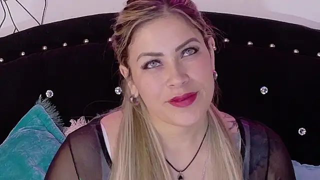 Natalia Montoya online show from September 2025 02:22:01 AM