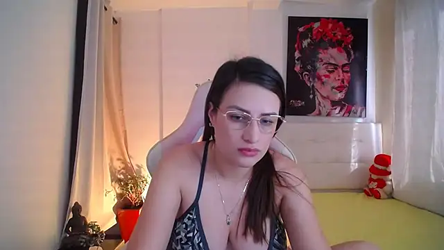 esmeraldaa230 online show from January 2025 08:26:02 PM