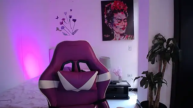 esmeraldaa230 online show from March 2026 07:43:02 PM