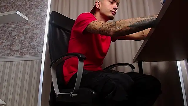 Snapshot of BrandonTate chatting on September 2025 11:01:02 AM BrandonTate online show from September 2025 11:01:02 AM
