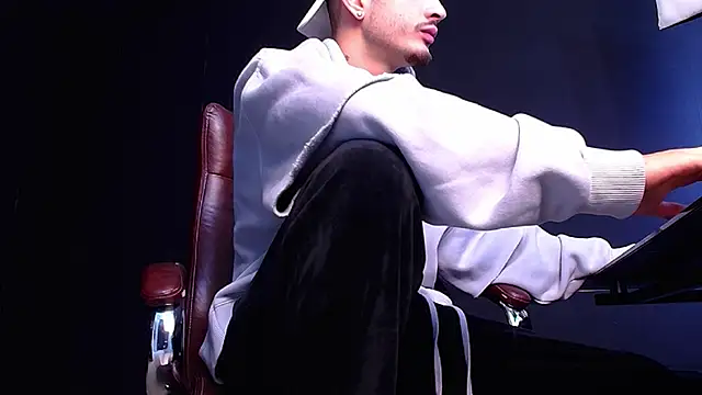 Snapshot of BrandonTate chatting on September 2025 10:19:01 AM BrandonTate online show from September 2025 10:19:01 AM