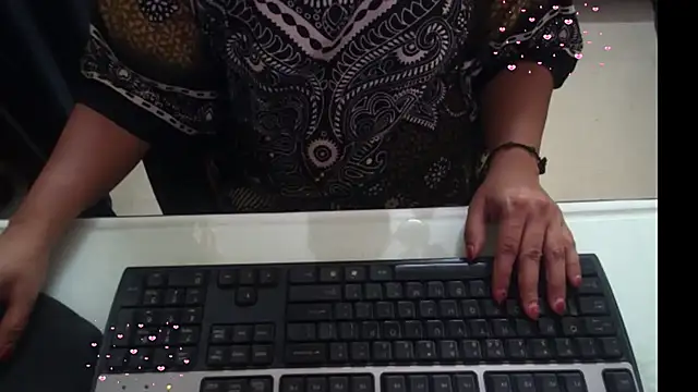 Arushisingh8888 online show from April 2026 11:46:02 AM