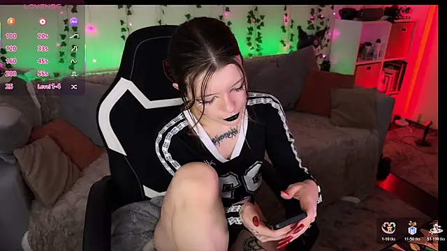 Eva-miller1 online show from November 2025 11:32:02 AM