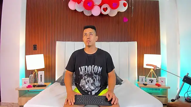 Snapshot of Liana_Asaff chatting on February 2025 01:21:02 PM Liana Asaff online show from February 2025 01:21:02 PM