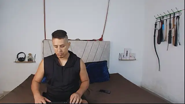 Snapshot of Liana_Asaff chatting on January 2026 10:58:02 PM Liana Asaff online show from January 2026 10:58:02 PM