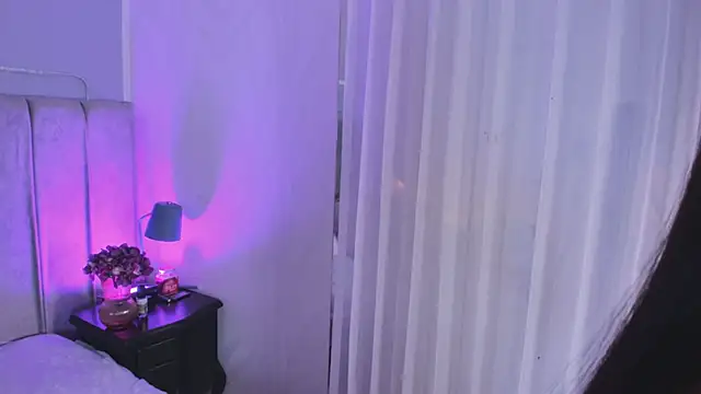 EvaaStevens online show from November 2025 02:51:01 PM