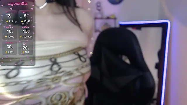 mily thomson b  online show from November 2025 06:08:01 PM