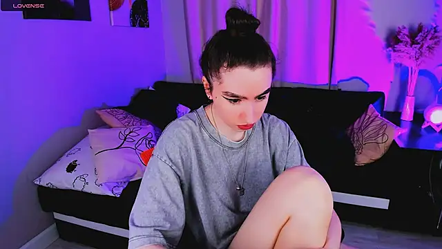 Snapshot of Lily_xBabe chatting on October 2025 07:50:01 AM Lily xBabe online show from October 2025 07:50:01 AM