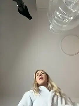 streetdoll online show from February 2026 07:12:01 AM