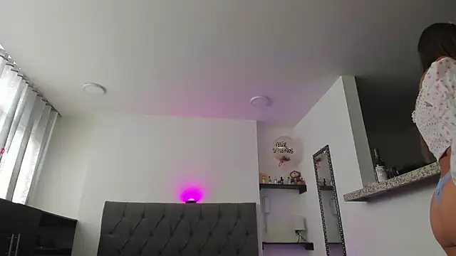 Adhhaaraaa  online show from December 2024 04:04:01 PM