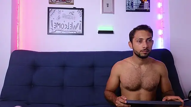 catalina y tylerjhons online show from February 2025 09:31:01 AM