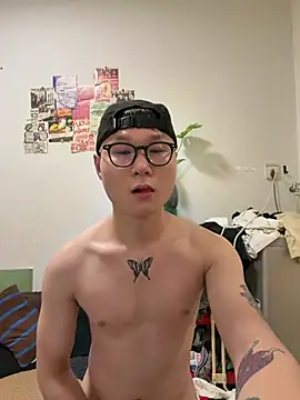 Snapshot of Eric246 chatting on June 2026 04:00:02 PM Eric246 online show from June 2026 04:00:02 PM