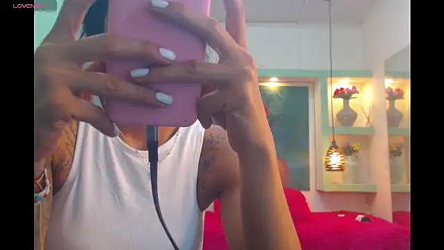 Snapshot of lorenapinto chatting on April 2026 04:41:01 AM lorenapinto online show from April 2026 04:41:01 AM