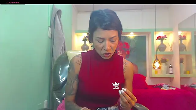 Snapshot of lorenapinto chatting on May 2026 01:34:01 AM lorenapinto online show from May 2026 01:34:01 AM