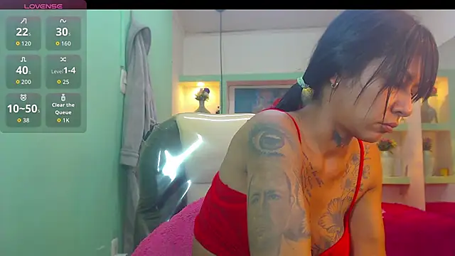 Snapshot of lorenapinto chatting on May 2026 03:45:01 AM lorenapinto online show from May 2026 03:45:01 AM
