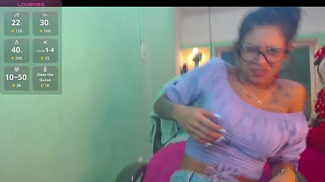 Snapshot of lorenapinto chatting on May 2026 02:19:02 AM lorenapinto online show from May 2026 02:19:02 AM