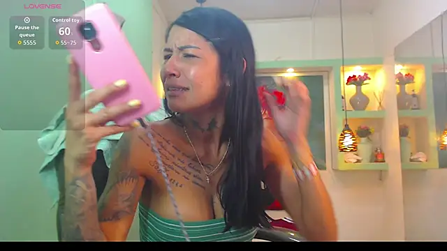 Snapshot of lorenapinto chatting on June 2026 12:24:01 AM lorenapinto online show from June 2026 12:24:01 AM