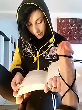 freyamoret online show from February 2025 03:08:01 PM