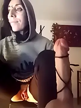 freyamoret online show from March 2025 05:02:02 PM