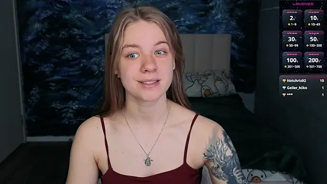 Snapshot of candy_maggie chatting on April 2026 09:01:01 AM candy maggie online show from April 2026 09:01:01 AM