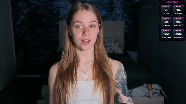 Snapshot of candy_maggie chatting on May 2026 05:53:01 PM candy maggie online show from May 2026 05:53:01 PM