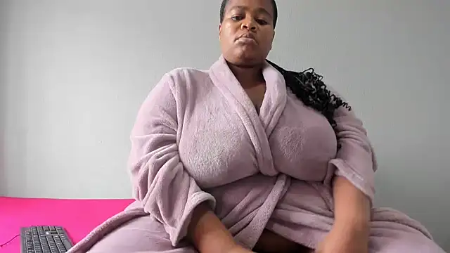 Snapshot of ThickLeeyanaX chatting on March 2025 12:56:02 PM ThickLeeyanaX online show from March 2025 12:56:02 PM