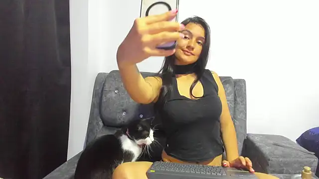 Snapshot of Mayte_sexy chatting on October 2025 11:57:01 PM Mayte sexy online show from October 2025 11:57:01 PM