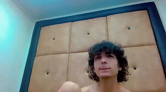 Sr BonnyEthan online show from December 2024 01:43:02 PM