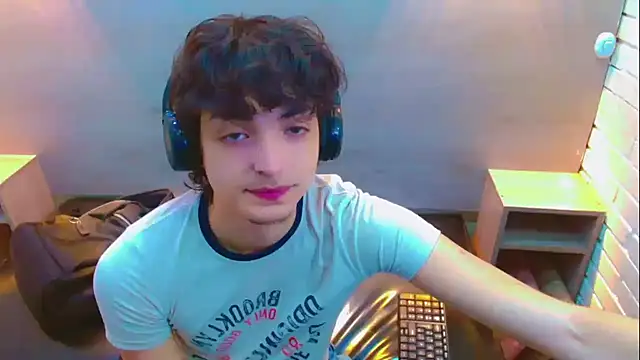 Sr BonnyEthan online show from December 2025 01:50:02 PM