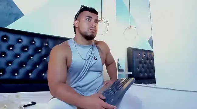 BrianMalonee online show from January 2025 04:41:01 PM