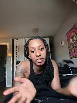 Your Paris online show from February 2025 12:32:01 AM