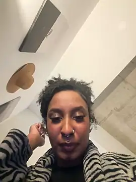 Your Paris online show from December 2025 05:58:01 AM