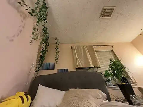 Snapshot of magicalc00ch chatting on January 2026 12:26:02 AM magicalc00ch online show from January 2026 12:26:02 AM