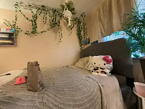 Snapshot of magicalc00ch chatting on February 2026 10:14:02 PM magicalc00ch online show from February 2026 10:14:02 PM