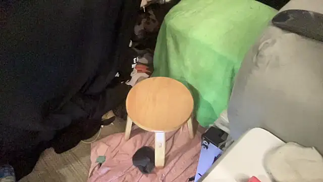 Snapshot of MoreFunSpun chatting on December 2024 10:27:02 AM MoreFunSpun online show from December 2024 10:27:02 AM