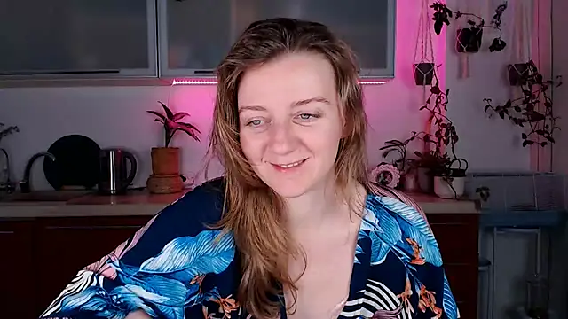 Snapshot of Elly_Helly chatting on December 2024 08:04:02 PM Elly Helly online show from December 2024 08:04:02 PM