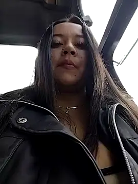 Snapshot of Cristal__04 chatting on June 2026 03:29:01 PM Cristal 04 online show from June 2026 03:29:01 PM