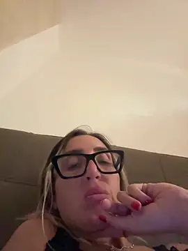 casalinga88 online show from September 2025 09:59:02 PM