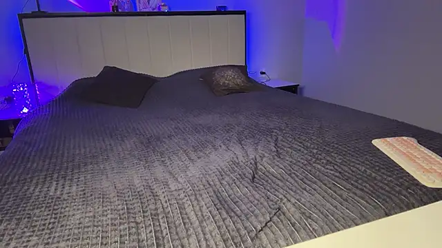 KristalNight online show from December 2024 01:22:01 PM