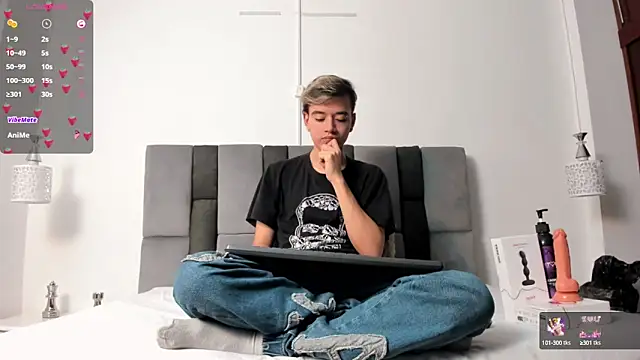 Snapshot of bunny_maxi chatting on February 2025 12:44:02 PM bunny maxi online show from February 2025 12:44:02 PM