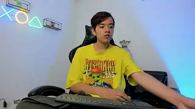 Snapshot of bunny_maxi chatting on September 2025 12:32:01 PM bunny maxi online show from September 2025 12:32:01 PM